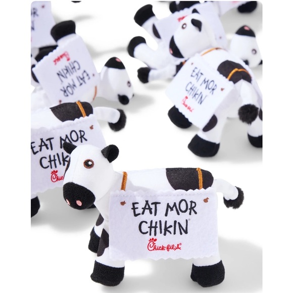 ⚡️SALE! 🐄 Chick-fil-a Plush Cow Bundle - Picture 5 of 7
